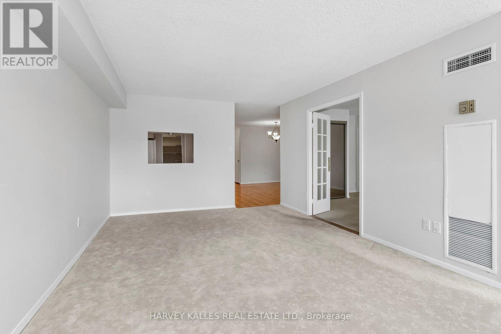 205 - 55 SKYMARK DRIVE