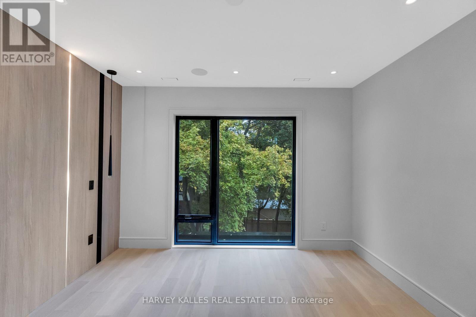 19 RIDLEY BOULEVARD