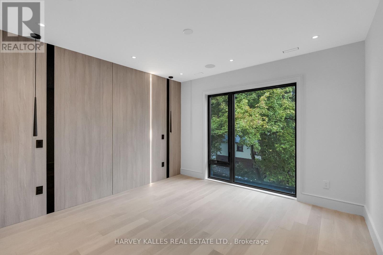 19 RIDLEY BOULEVARD