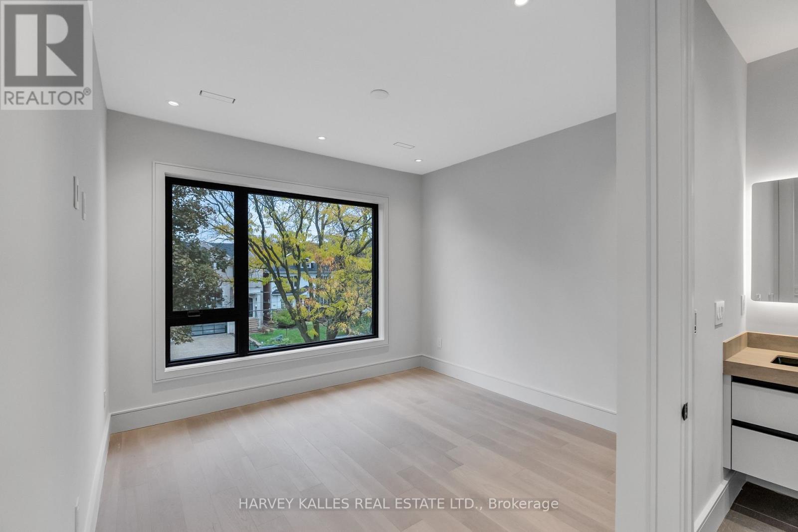 19 RIDLEY BOULEVARD