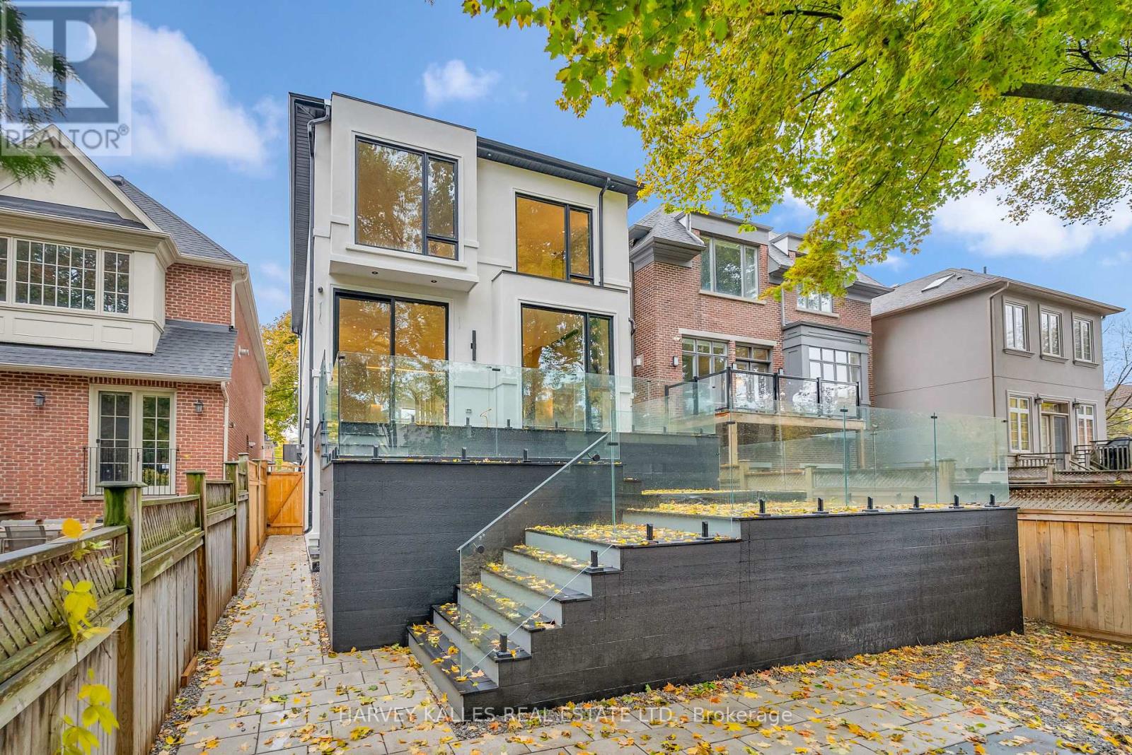 19 RIDLEY BOULEVARD
