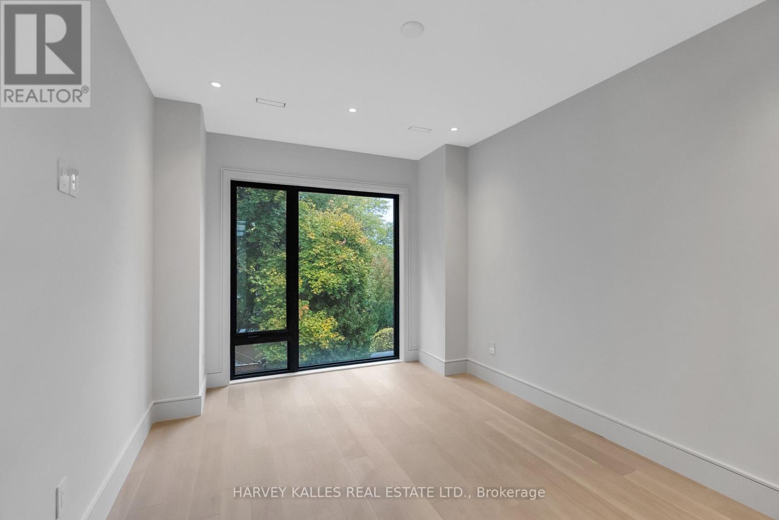 19 RIDLEY BOULEVARD