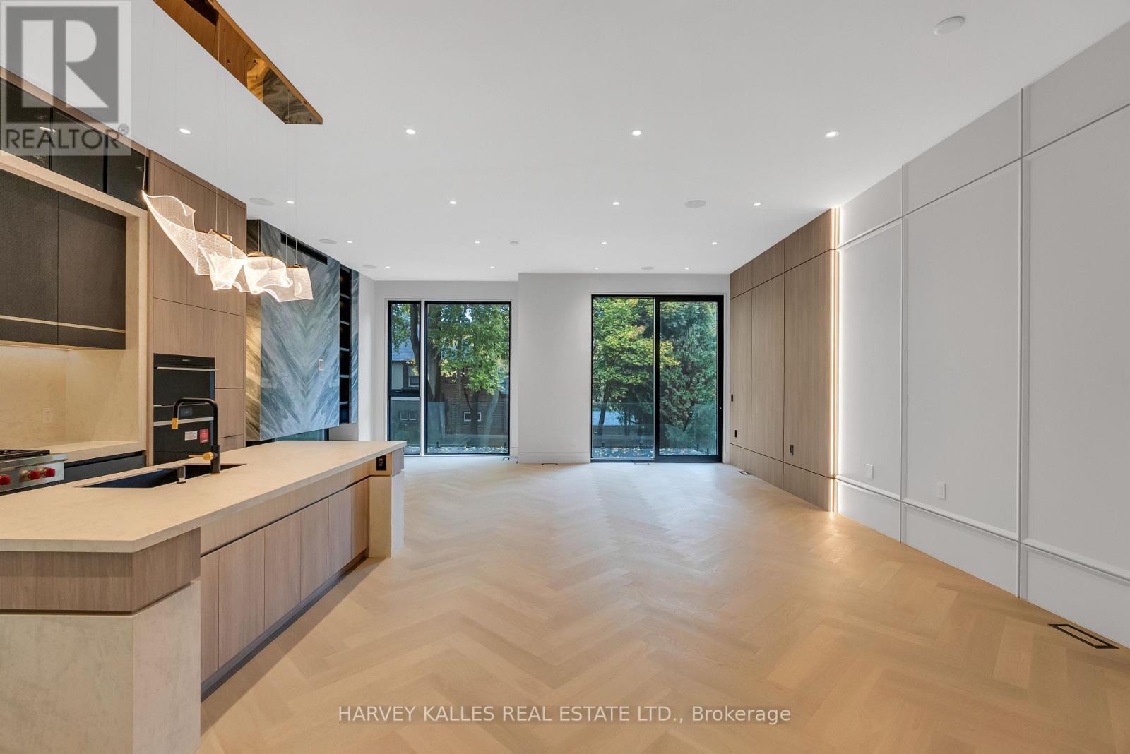 19 RIDLEY BOULEVARD