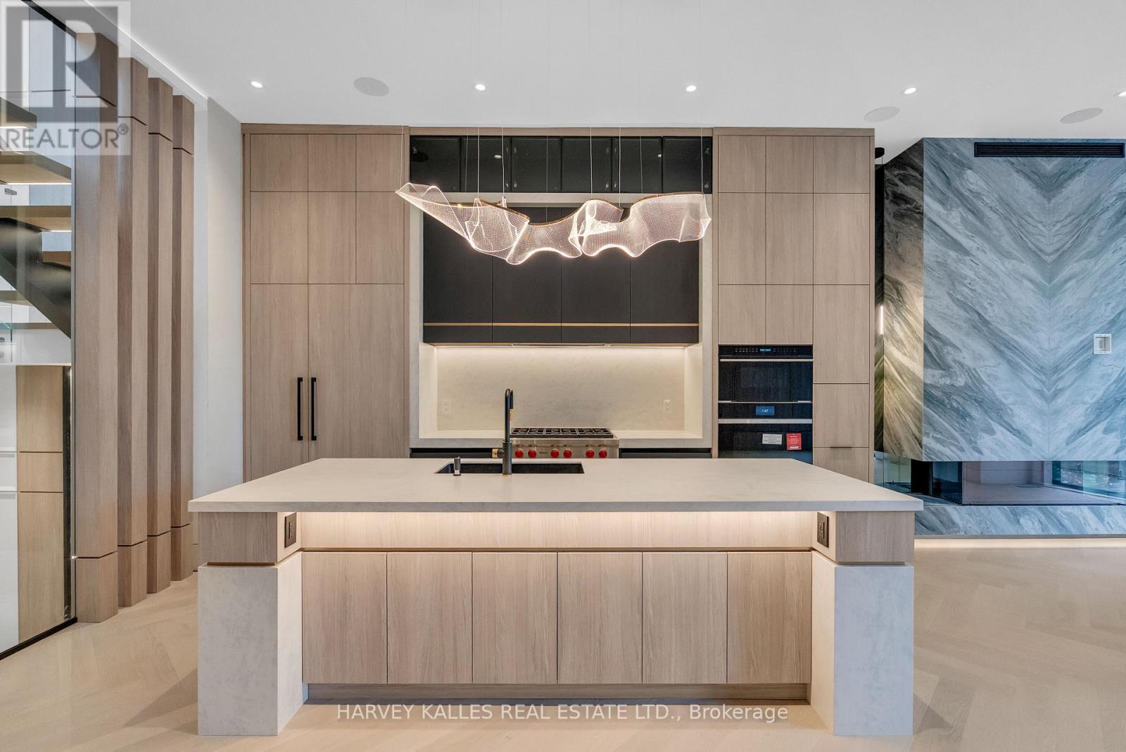 19 RIDLEY BOULEVARD