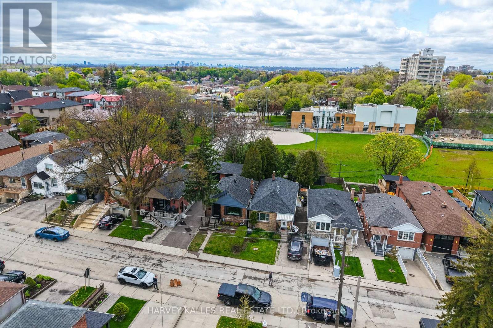 568 NORTHCLIFFE BOULEVARD
