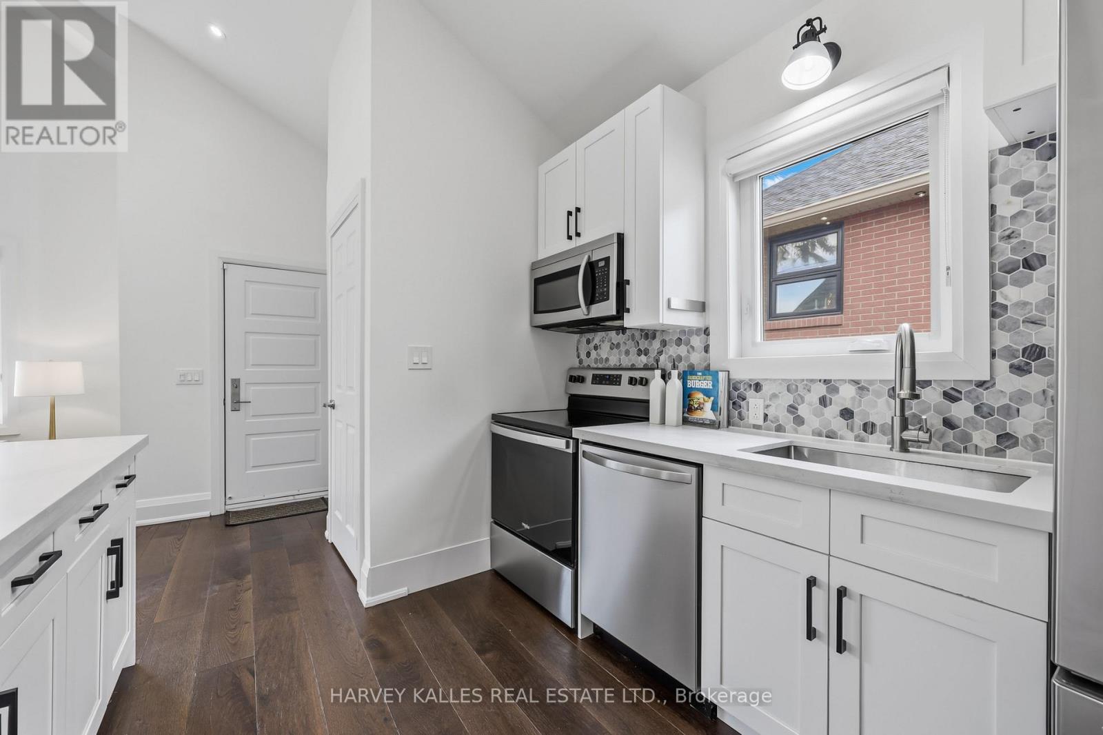 568 NORTHCLIFFE BOULEVARD