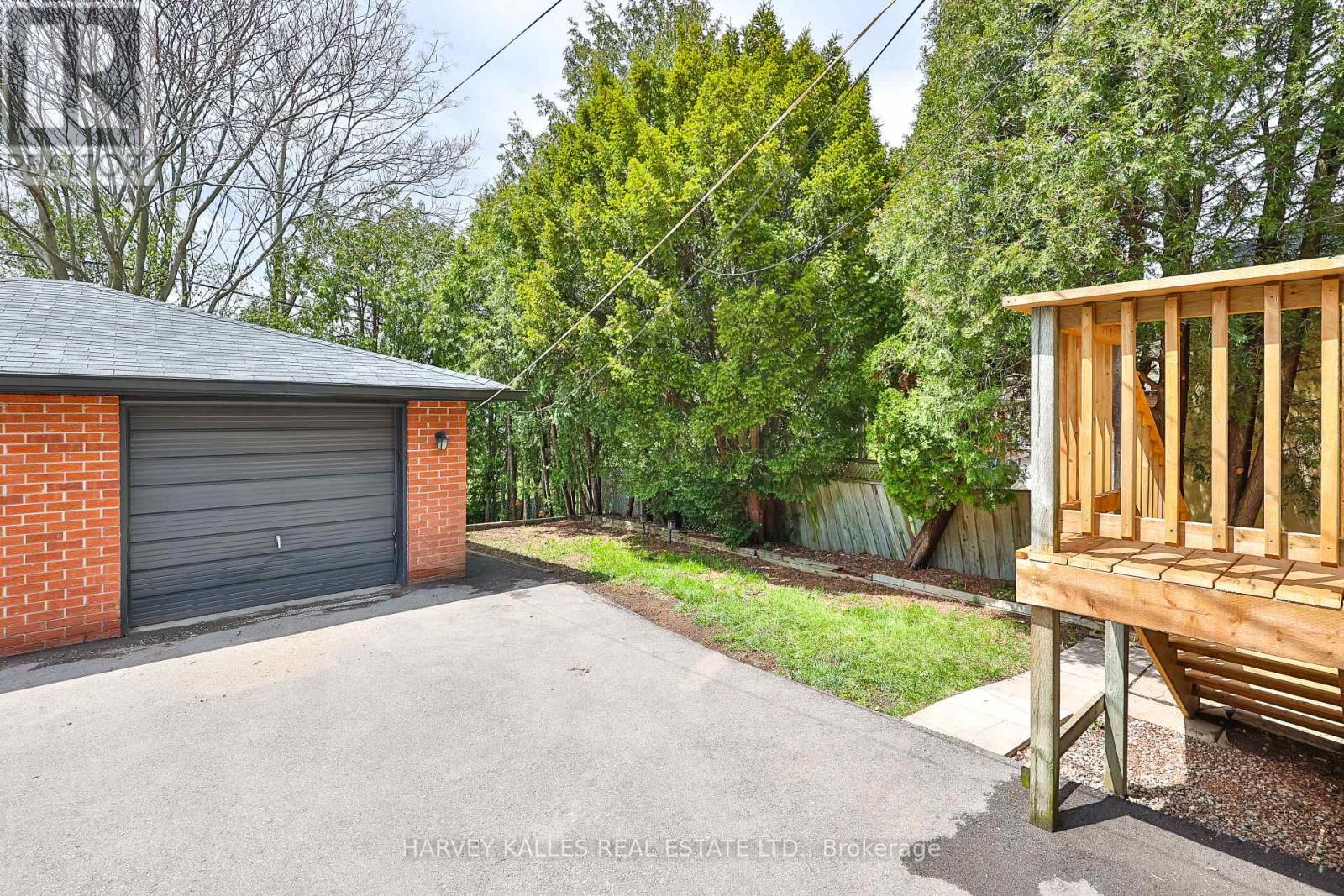 568 NORTHCLIFFE BOULEVARD