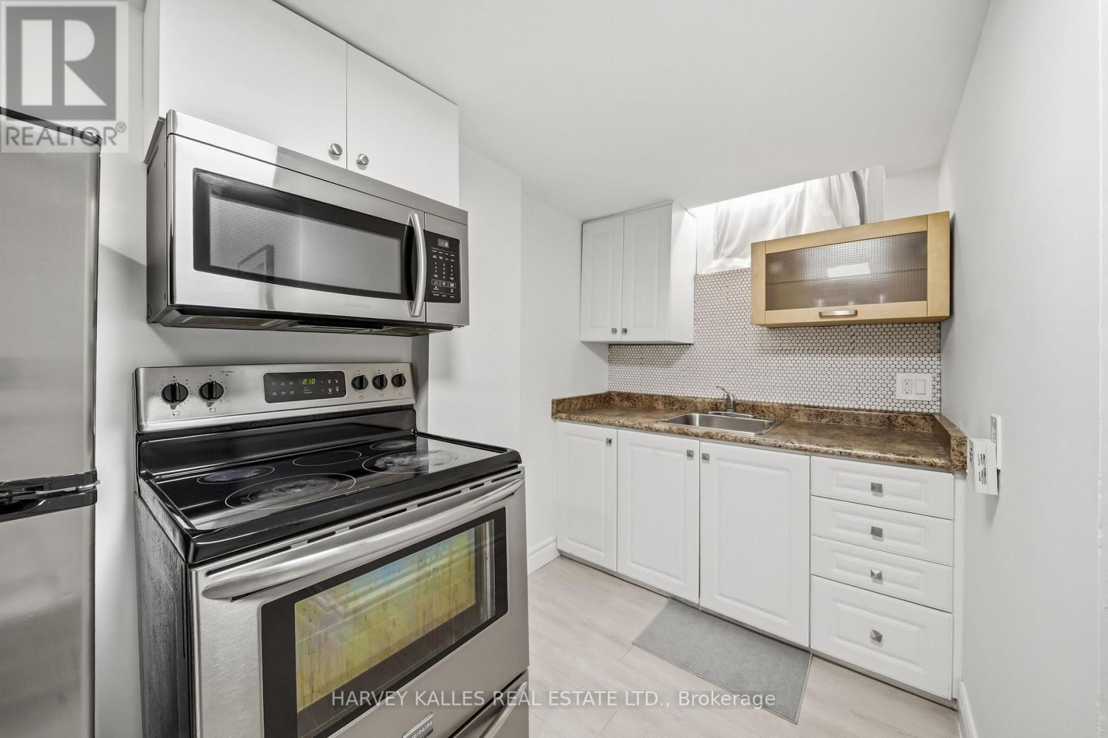568 NORTHCLIFFE BOULEVARD