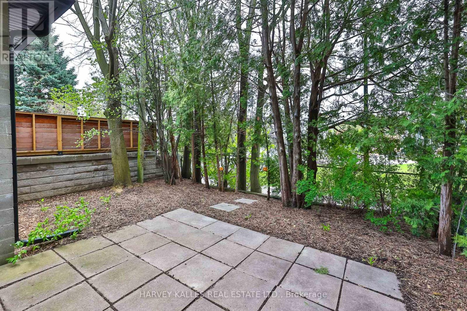 568 NORTHCLIFFE BOULEVARD