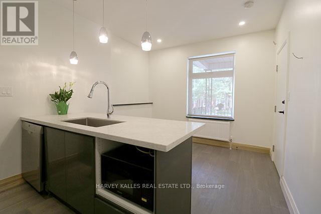 MAIN - 488 LANSDOWNE AVENUE