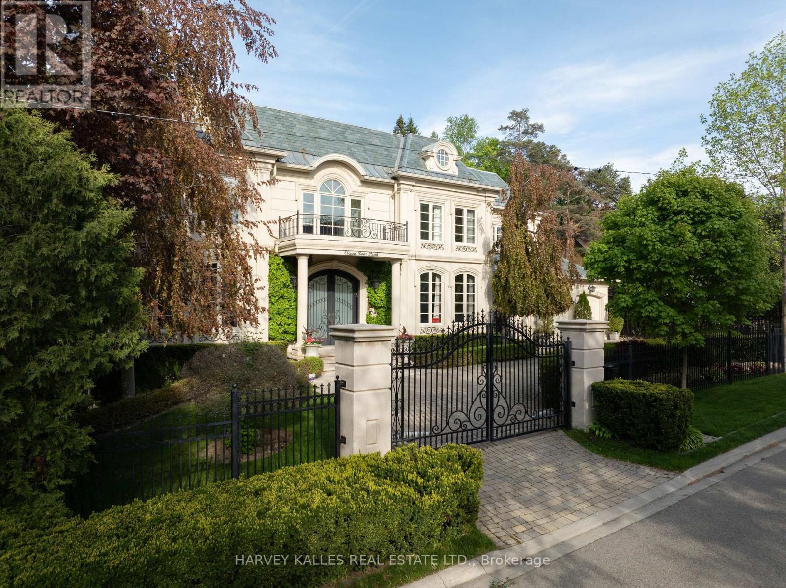 11 DOON ROAD