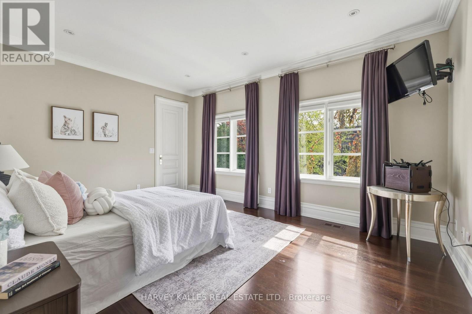 11 DOON ROAD