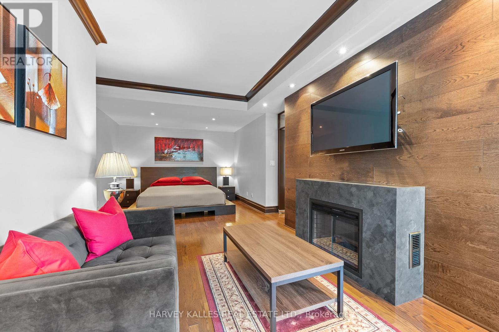 2701 - 300 BLOOR STREET E