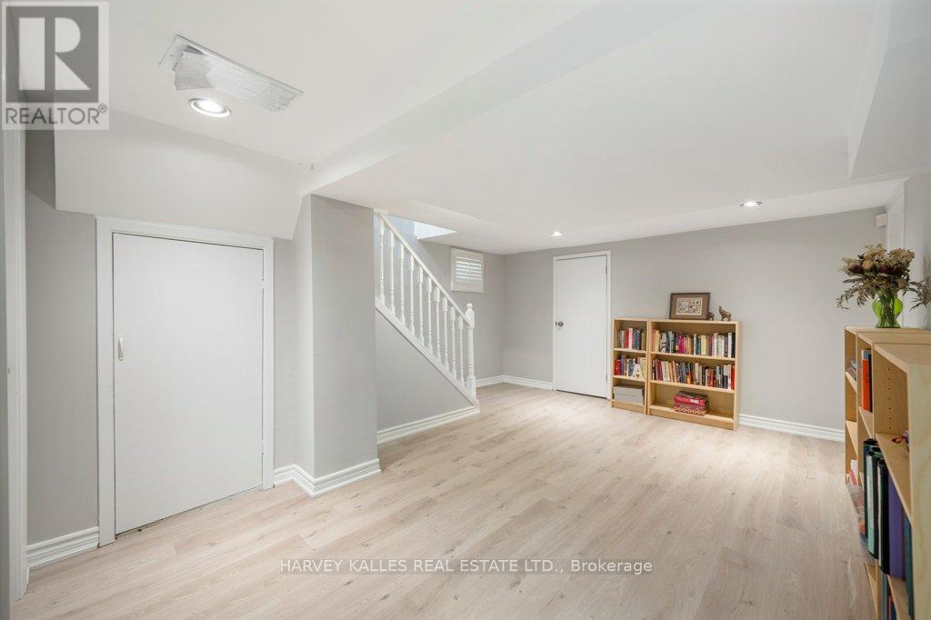 63 WESTGATE BOULEVARD