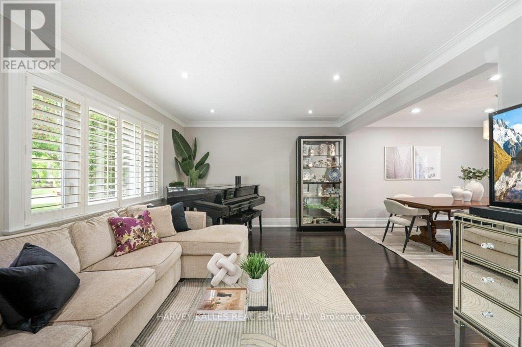 63 WESTGATE BOULEVARD