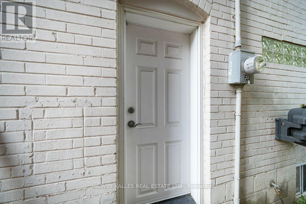 63 WESTGATE BOULEVARD
