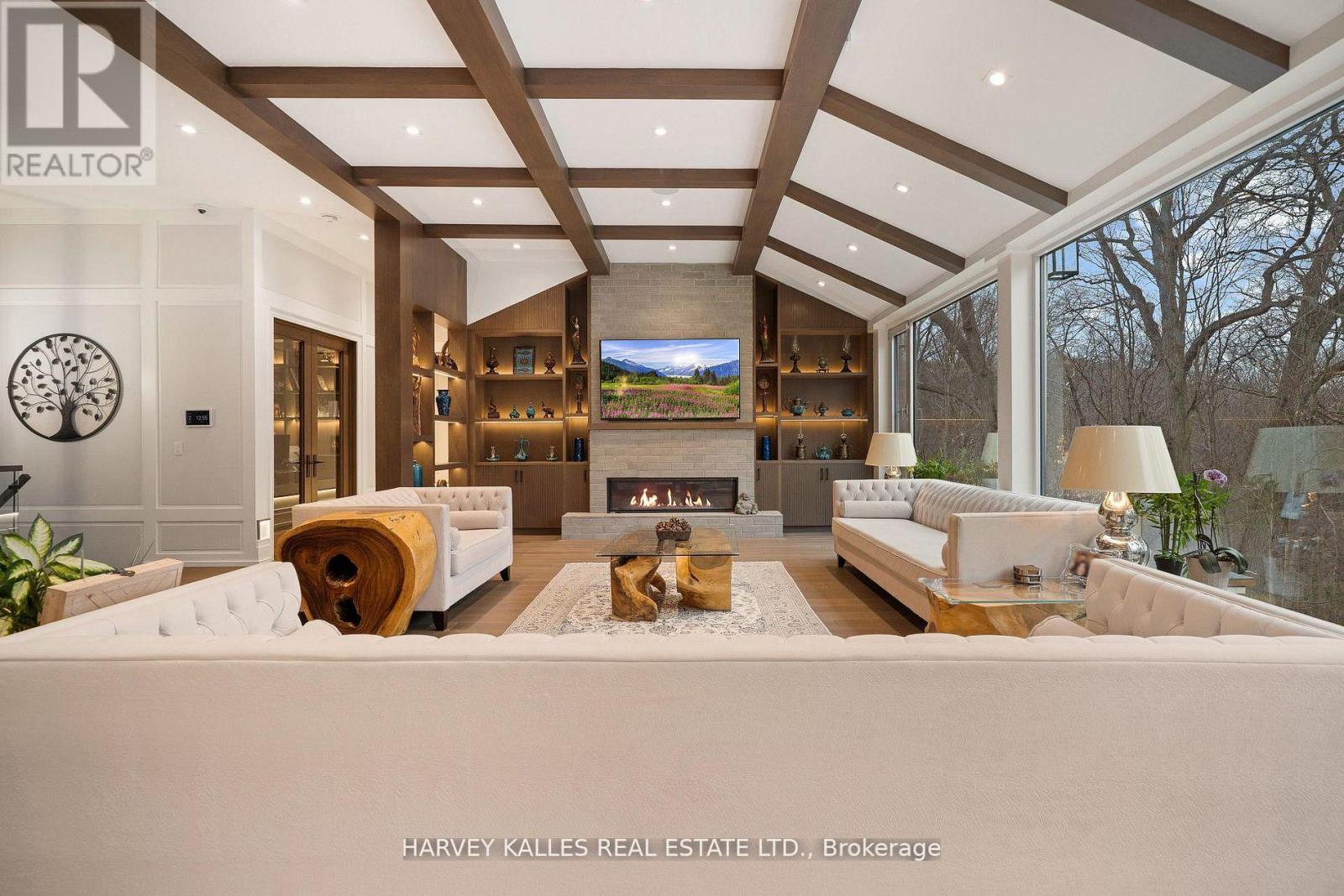 140 SANDRINGHAM DRIVE