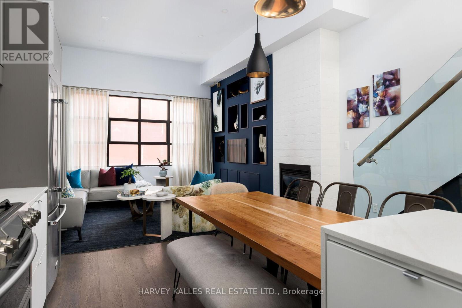 304 - 287 RICHMOND STREET E