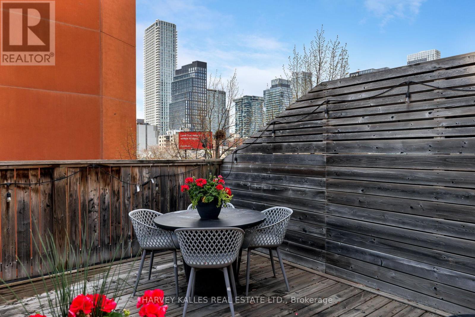 304 - 287 RICHMOND STREET E