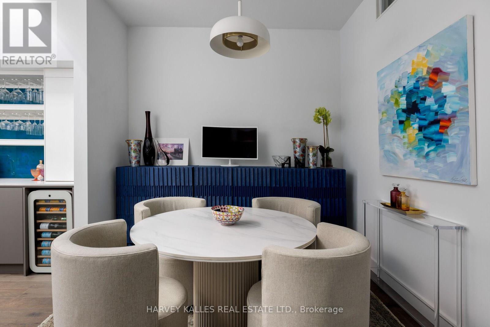 304 - 287 RICHMOND STREET E