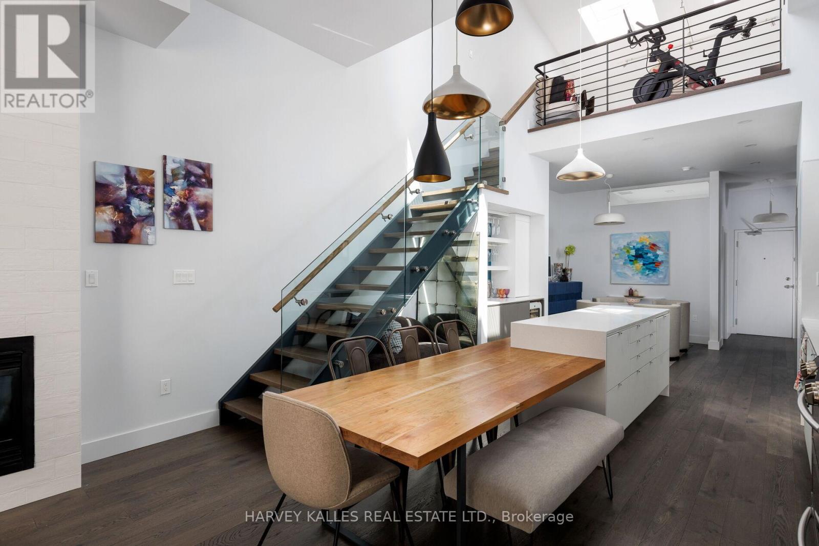 304 - 287 RICHMOND STREET E