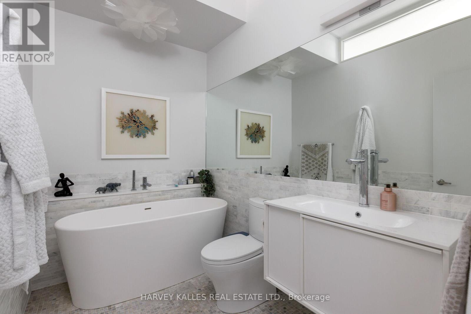 304 - 287 RICHMOND STREET E