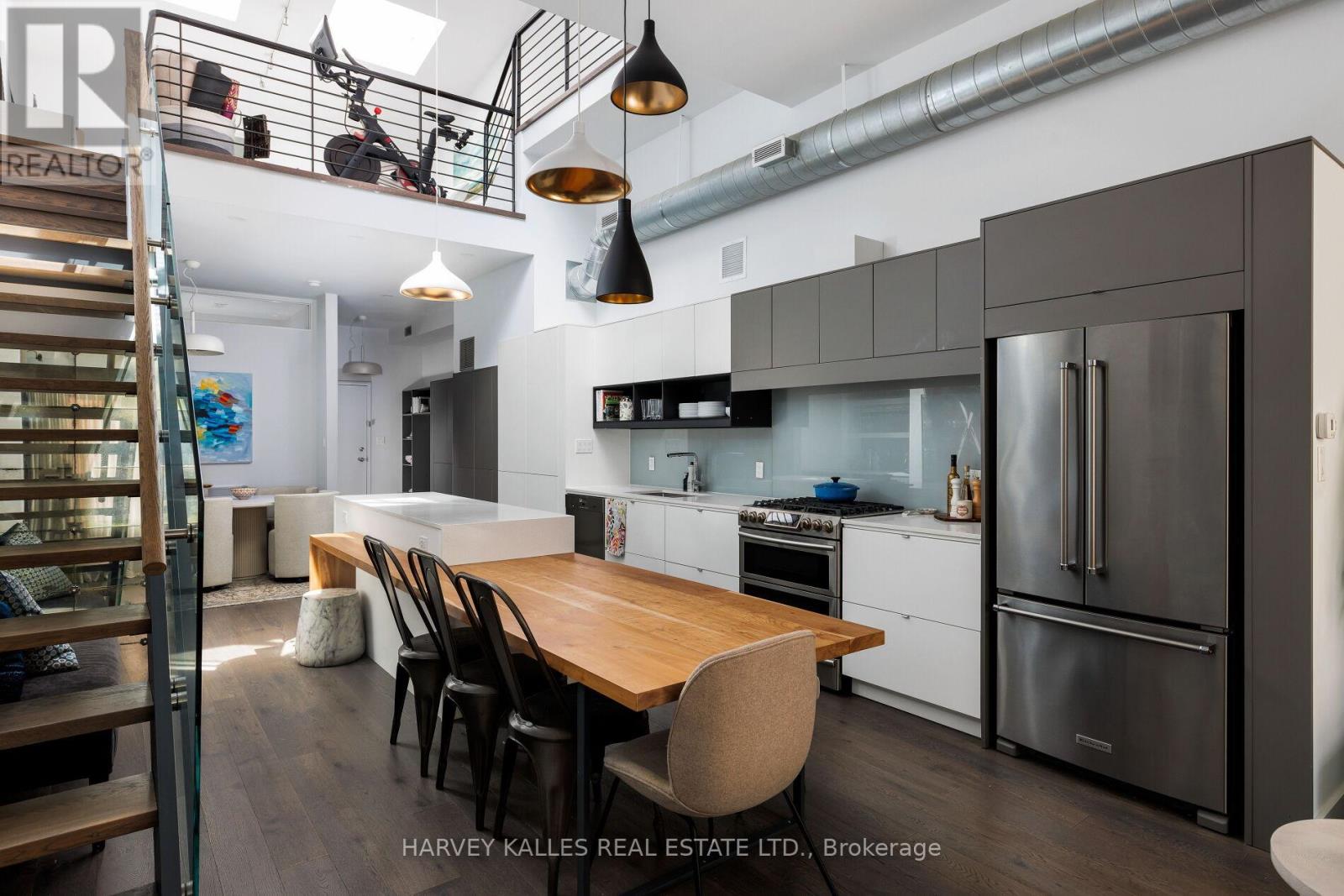 304 - 287 RICHMOND STREET E