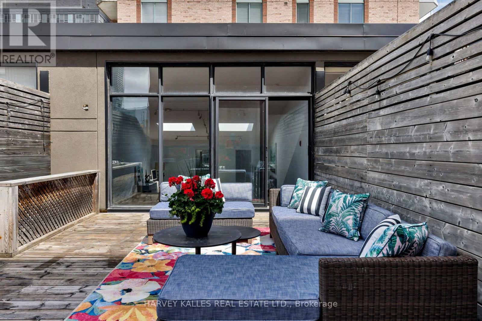 304 - 287 RICHMOND STREET E