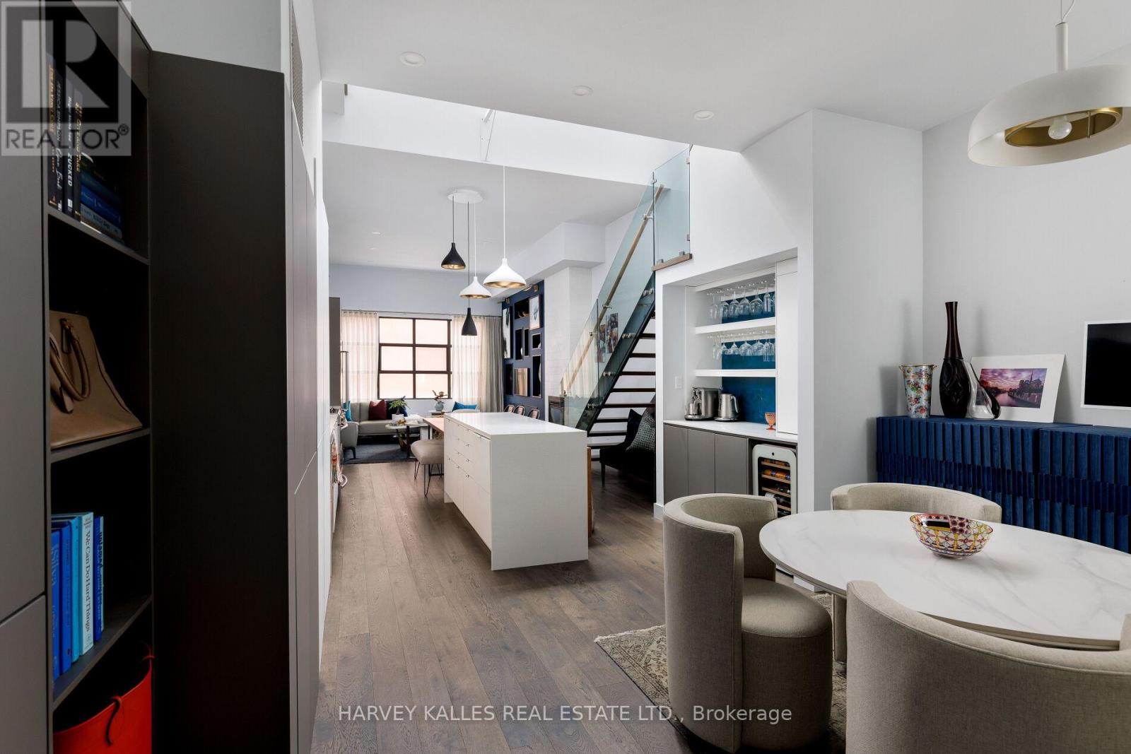 304 - 287 RICHMOND STREET E