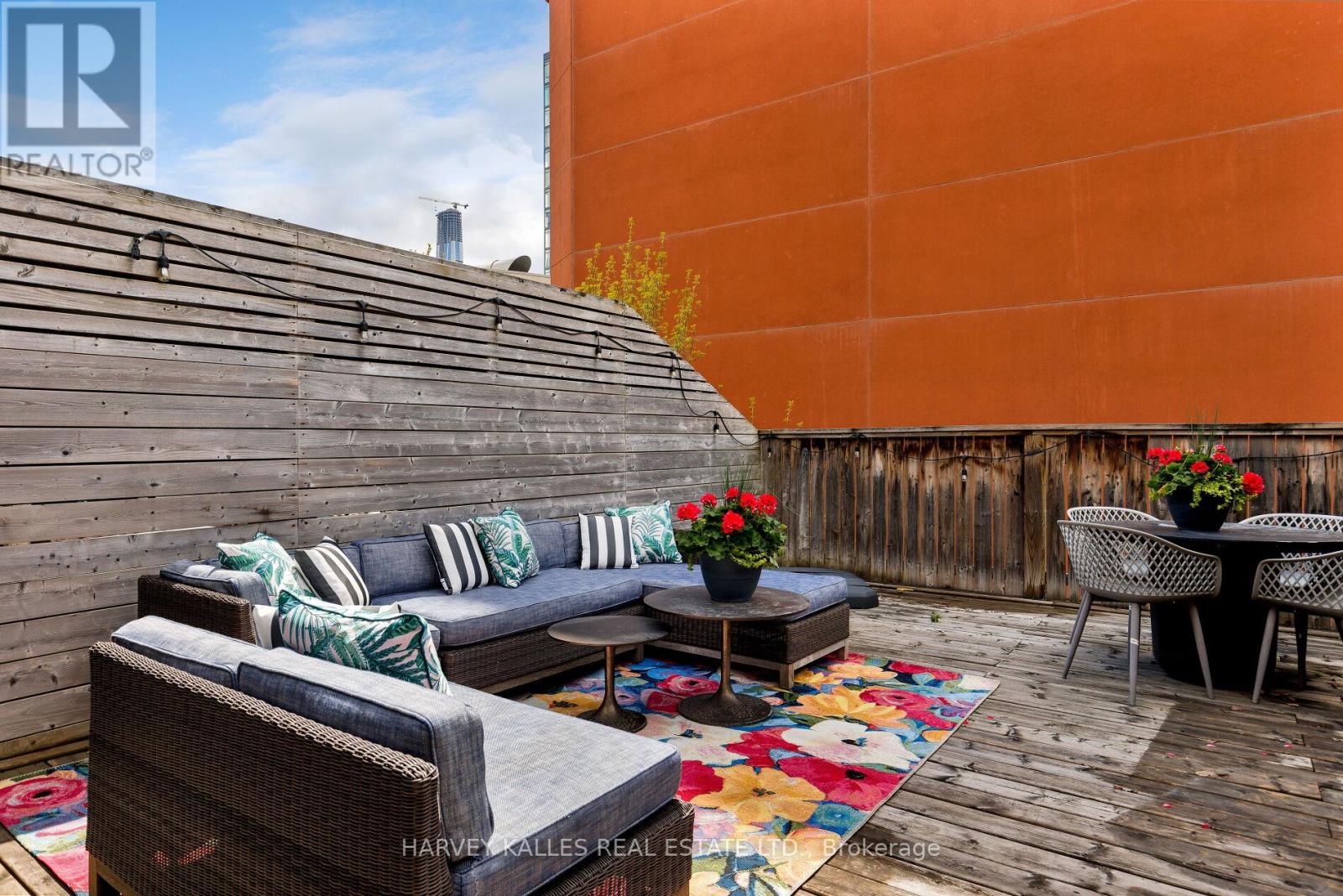 304 - 287 RICHMOND STREET E