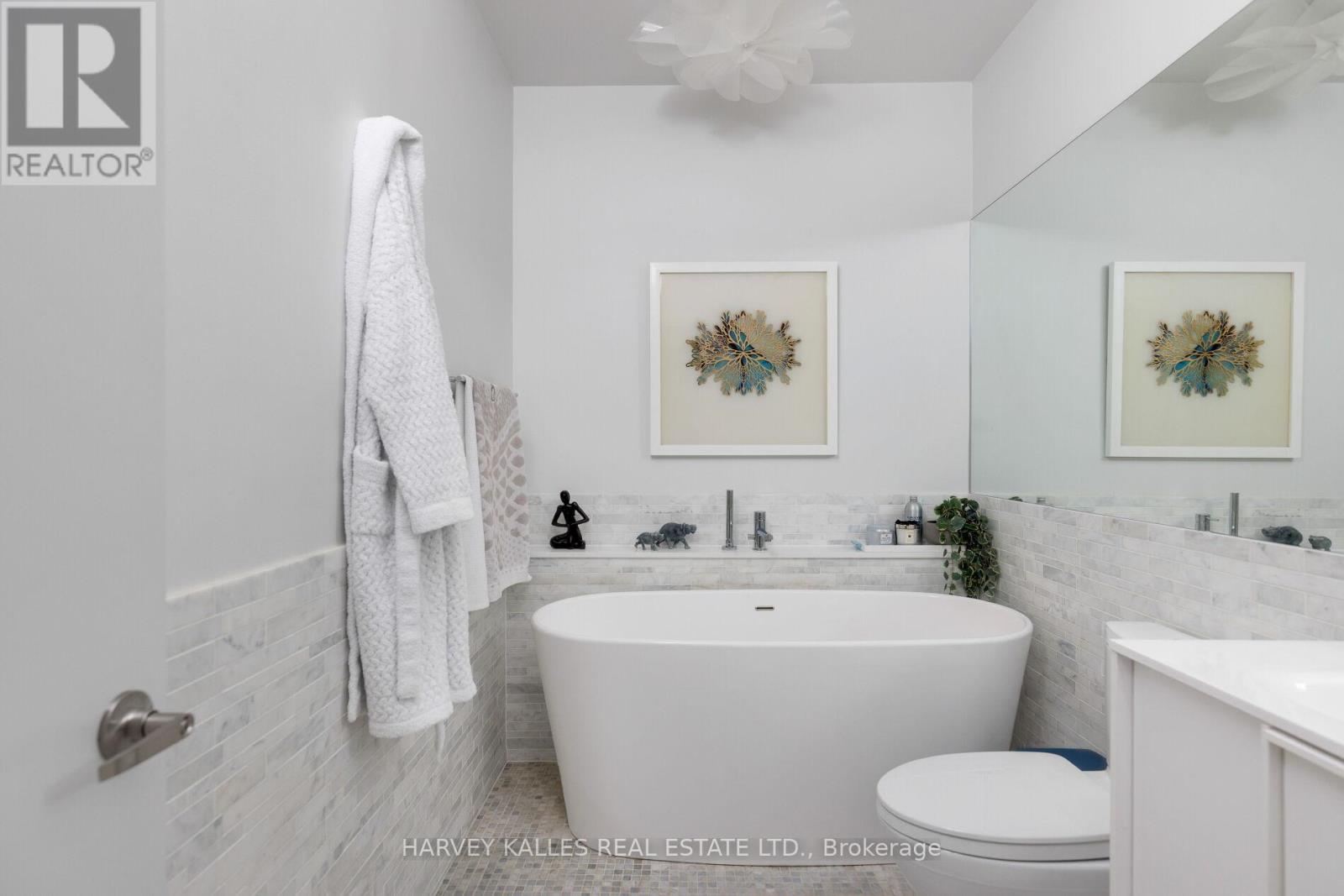 304 - 287 RICHMOND STREET E
