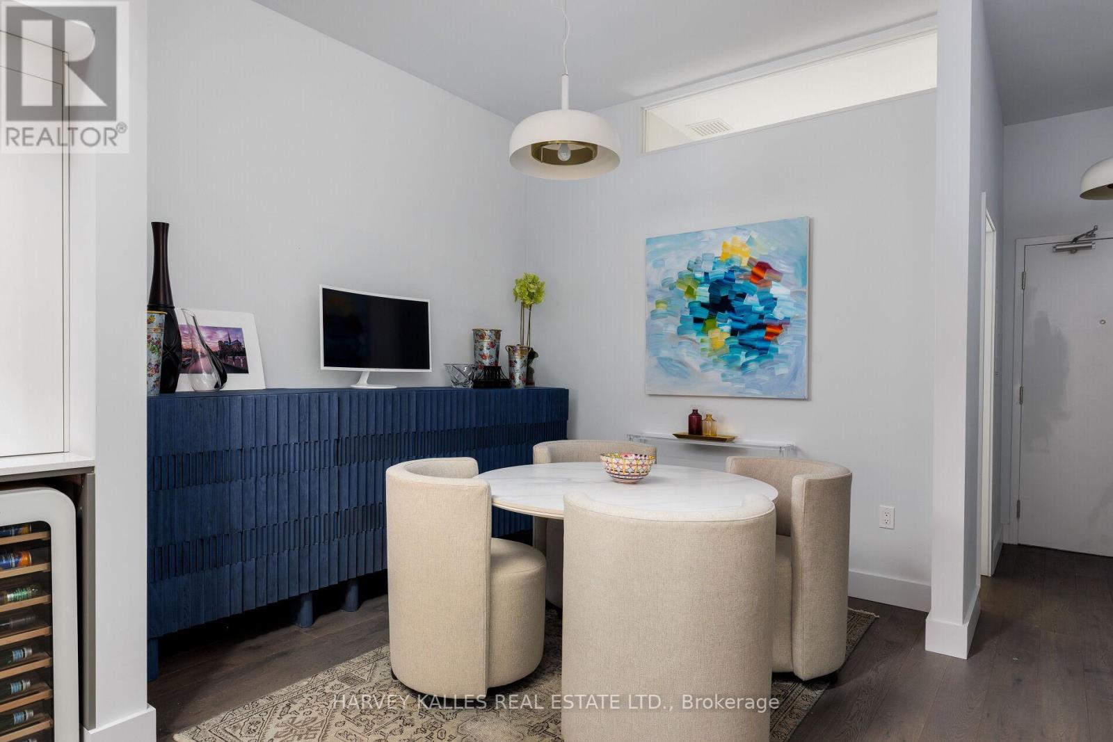 304 - 287 RICHMOND STREET E