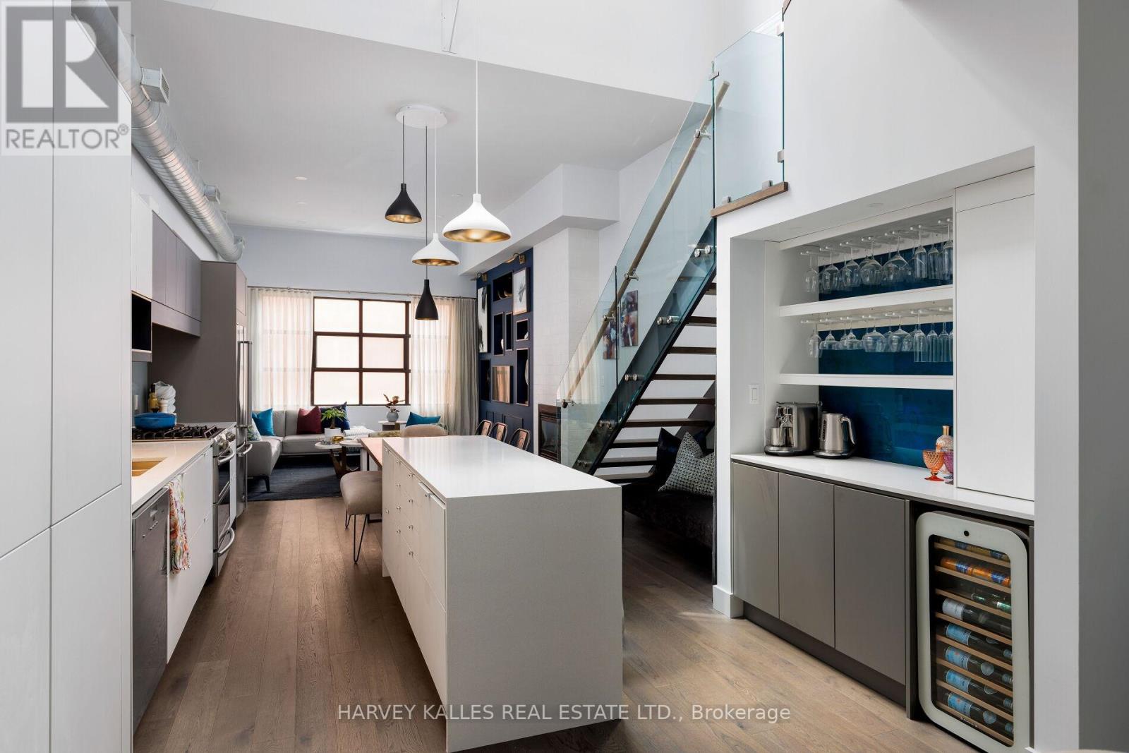 304 - 287 RICHMOND STREET E