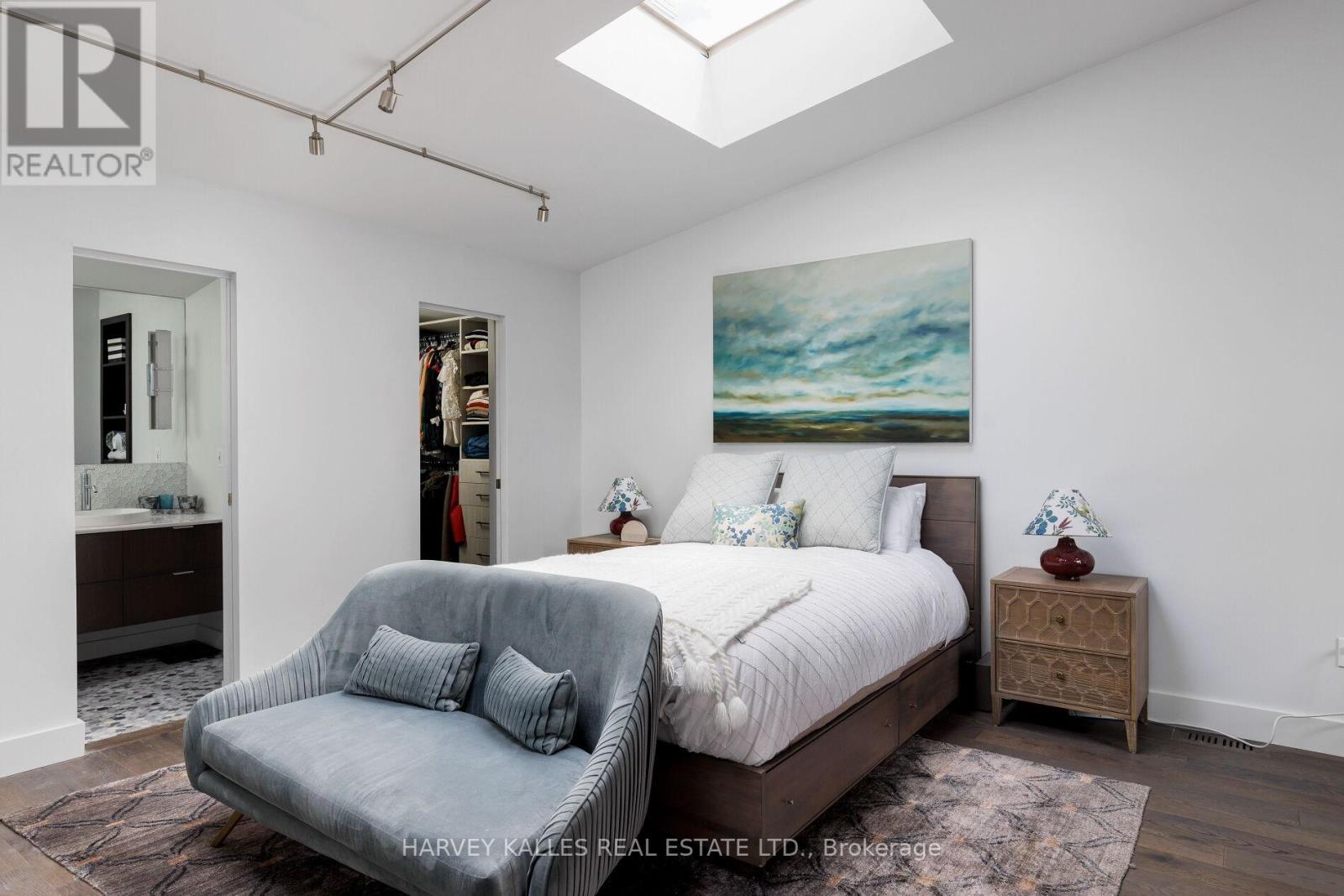 304 - 287 RICHMOND STREET E