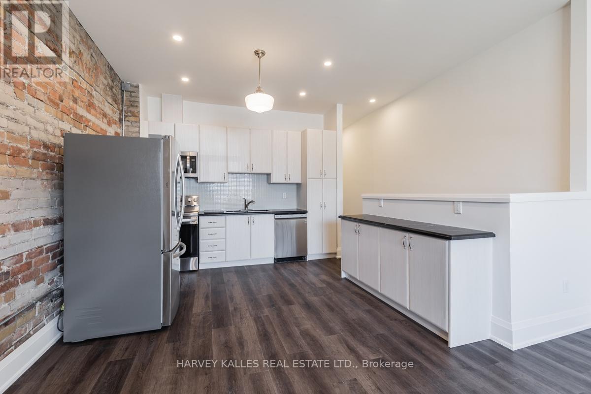 UPPER - 657 ST CLAIR AVENUE W