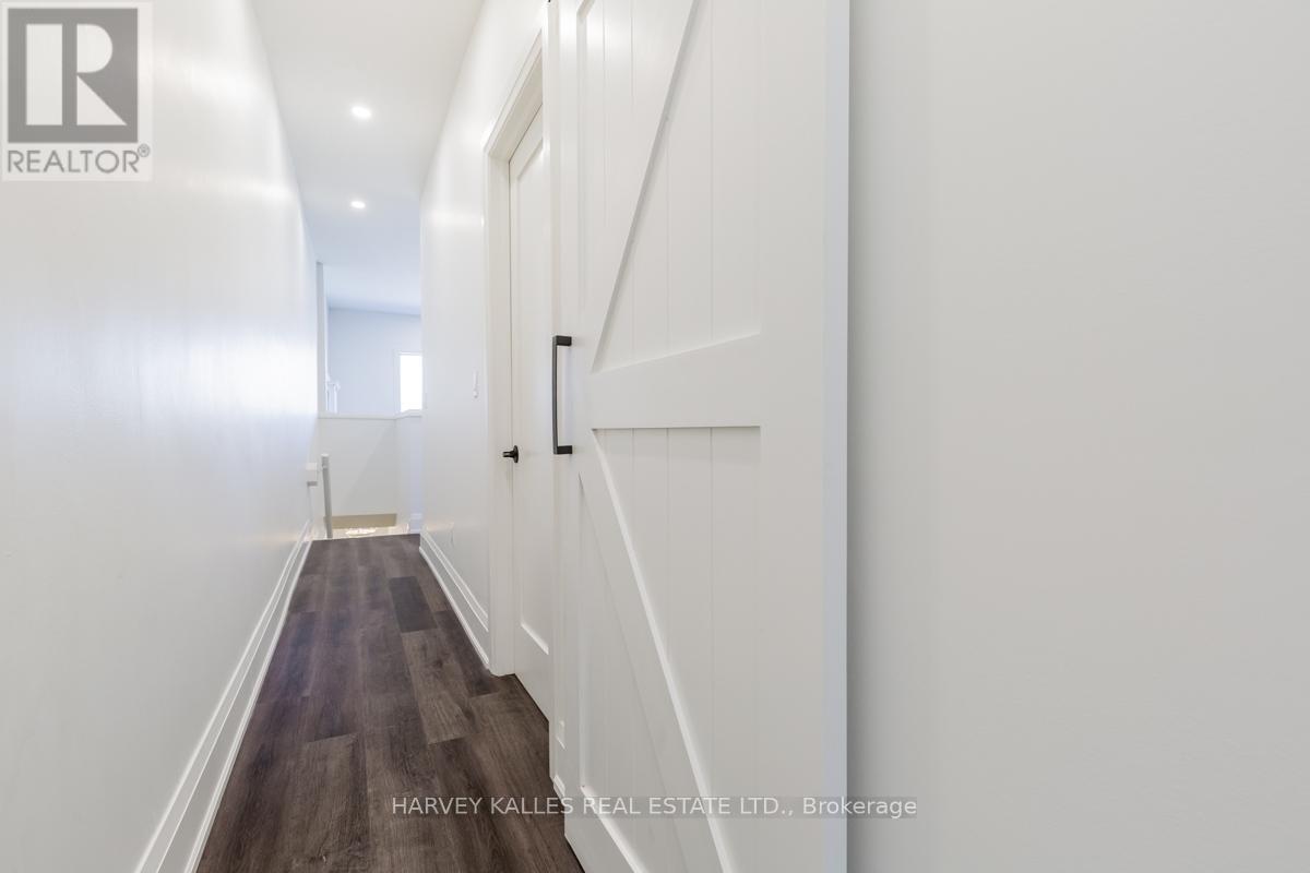UPPER - 657 ST CLAIR AVENUE W