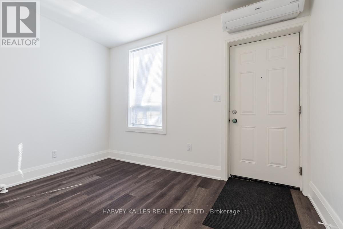 UPPER - 657 ST CLAIR AVENUE W
