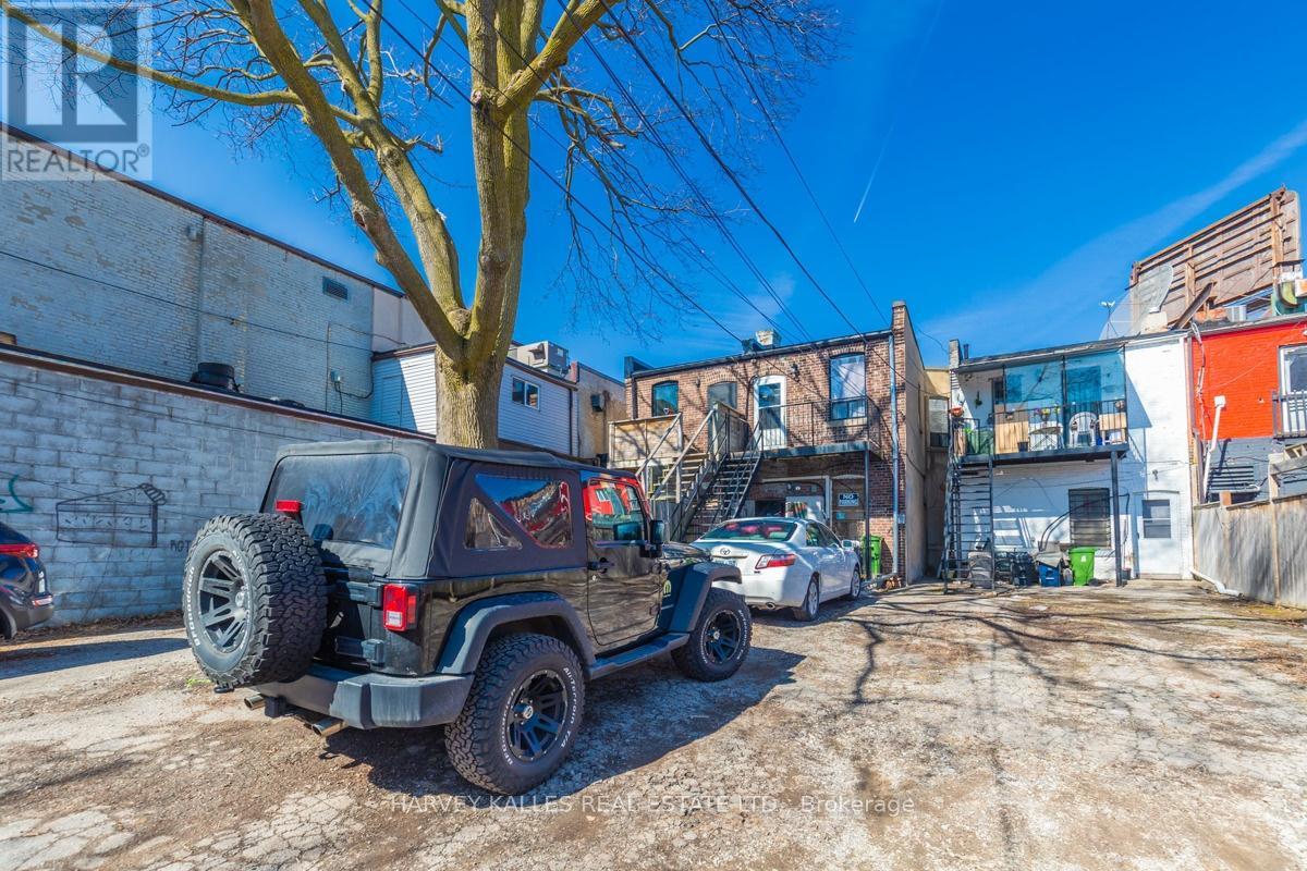 UPPER - 657 ST CLAIR AVENUE W