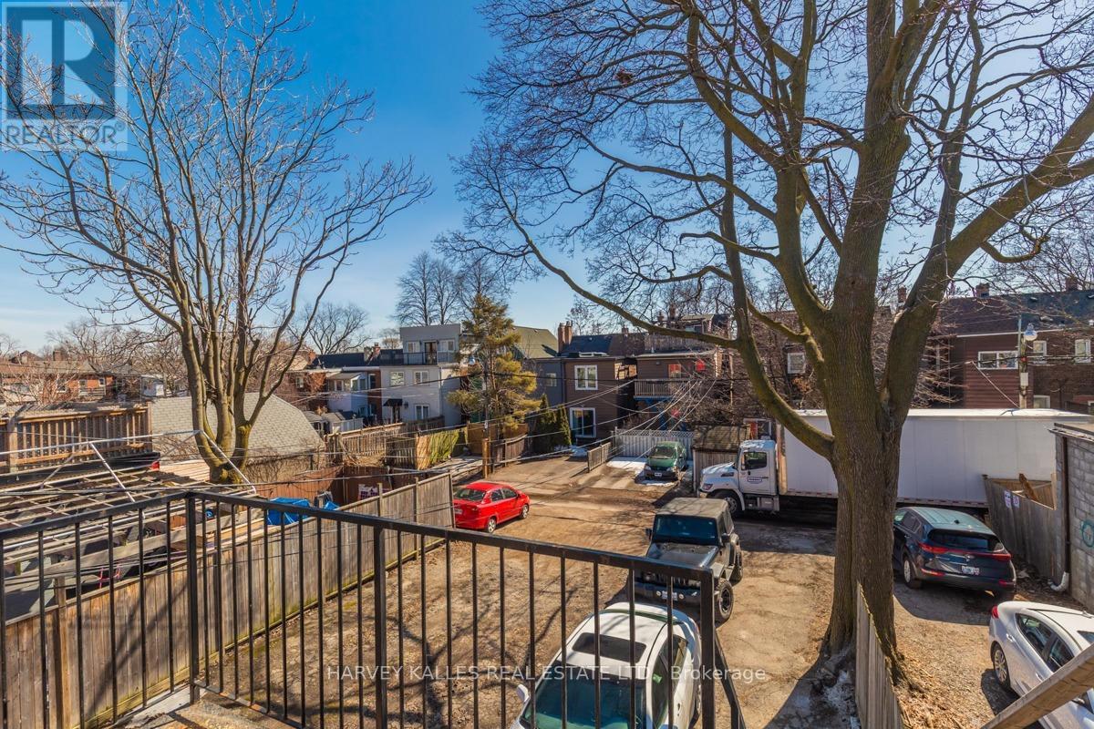 UPPER - 657 ST CLAIR AVENUE W