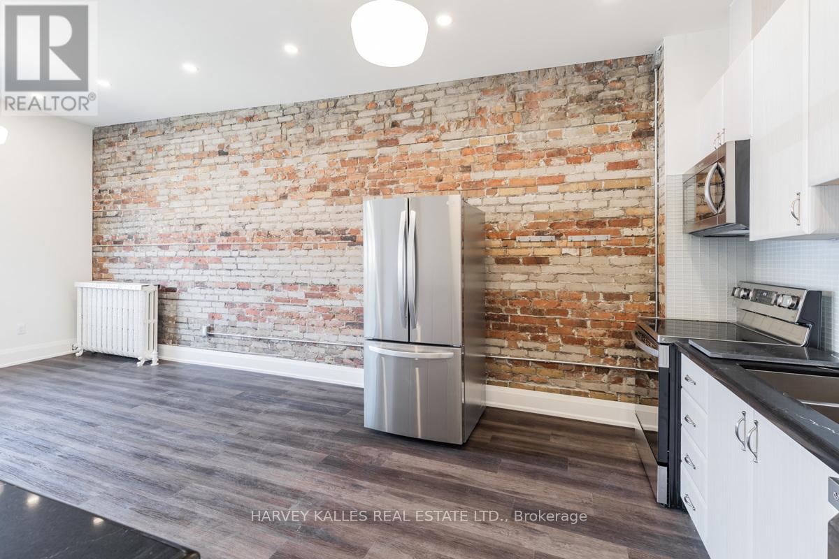 UPPER - 657 ST CLAIR AVENUE W