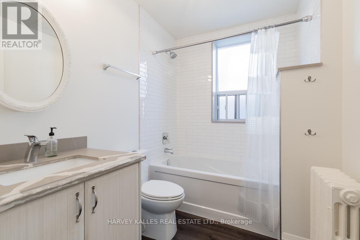 UPPER - 657 ST CLAIR AVENUE W
