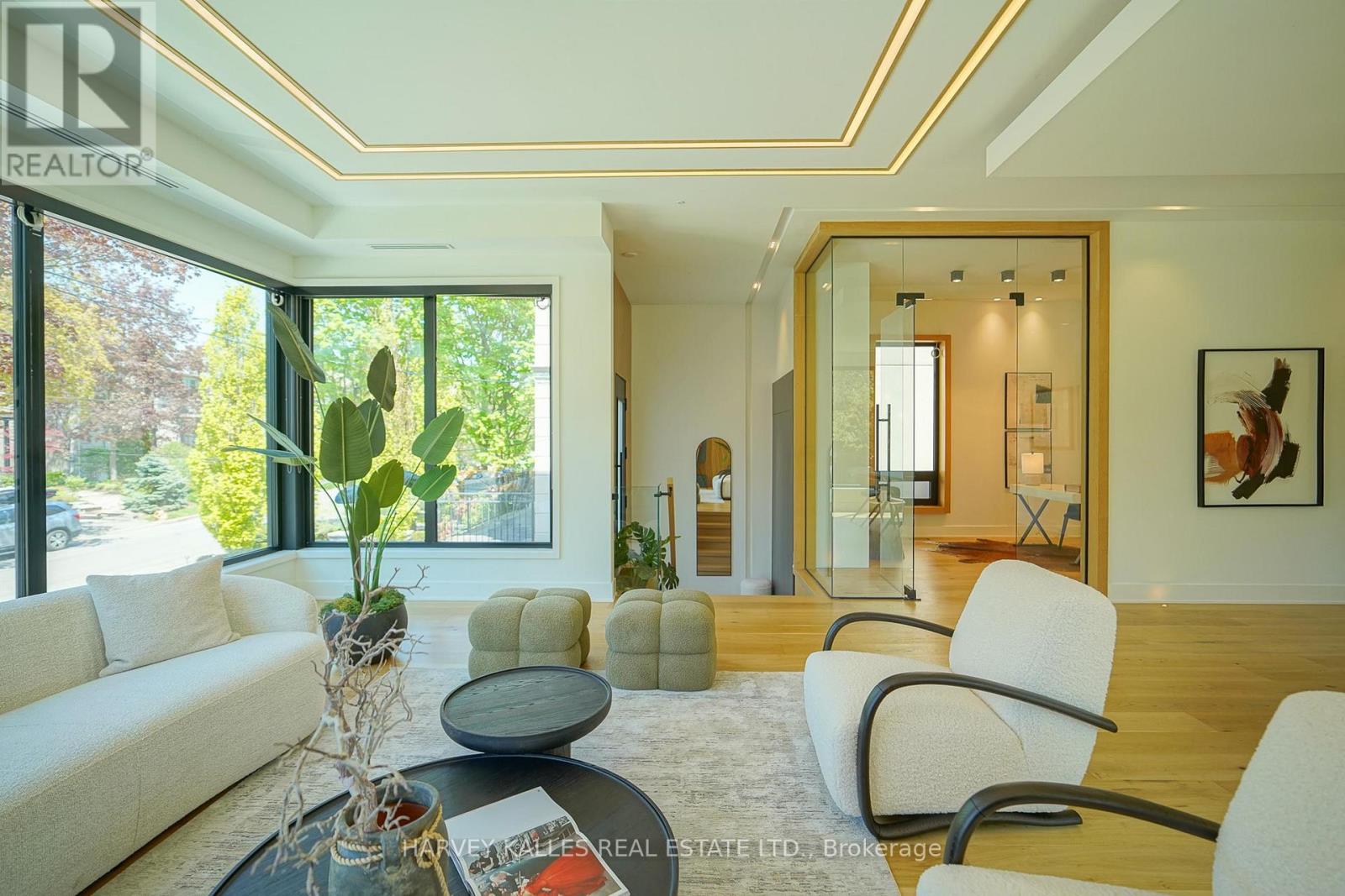 585 BEDFORD PARK AVENUE