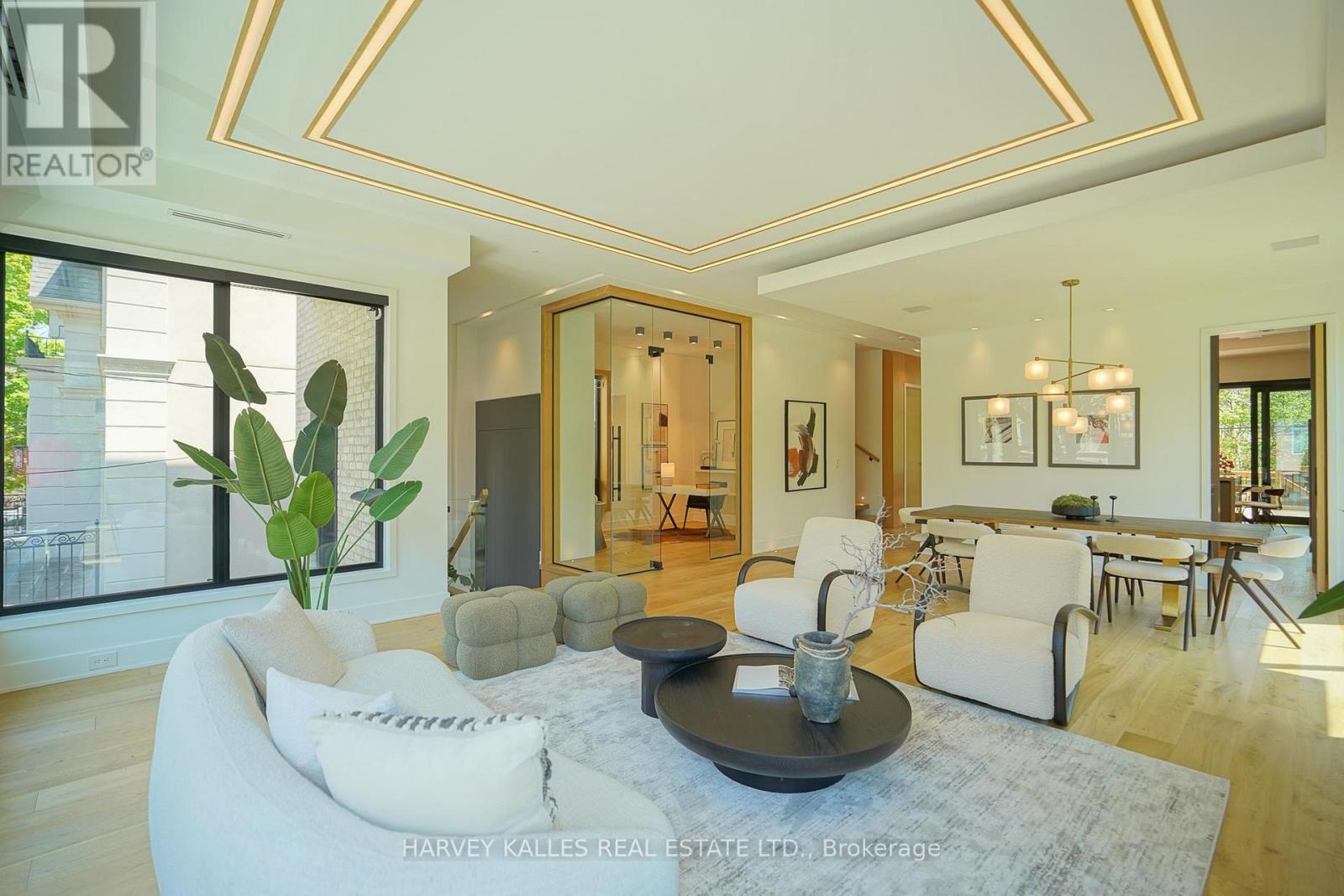 585 BEDFORD PARK AVENUE