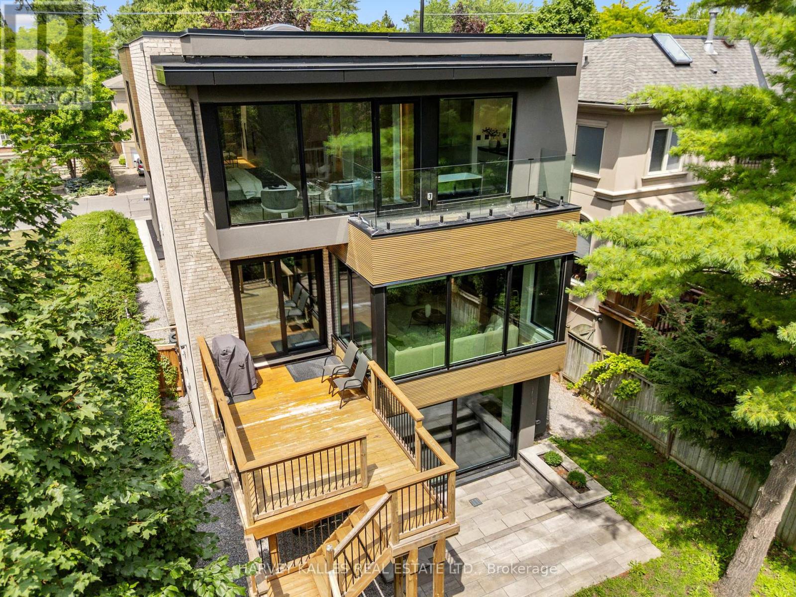585 BEDFORD PARK AVENUE
