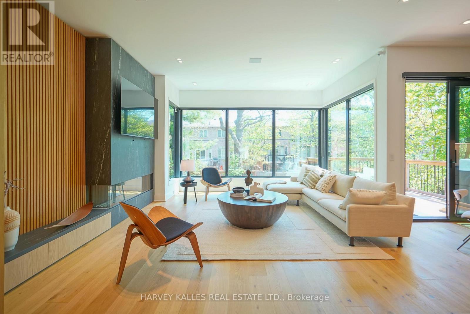 585 BEDFORD PARK AVENUE
