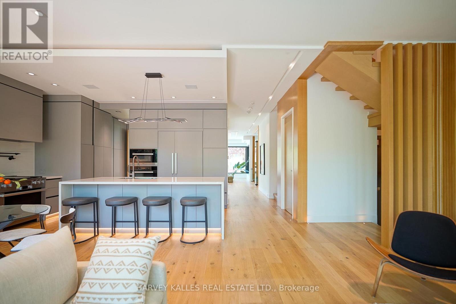 585 BEDFORD PARK AVENUE