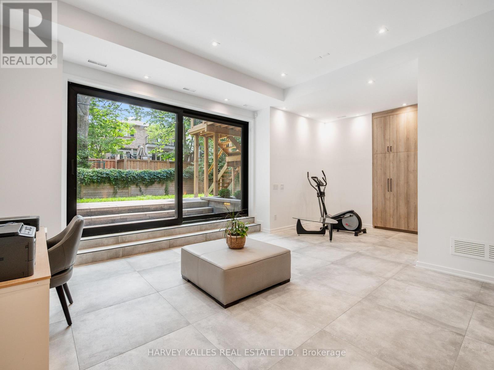 585 BEDFORD PARK AVENUE