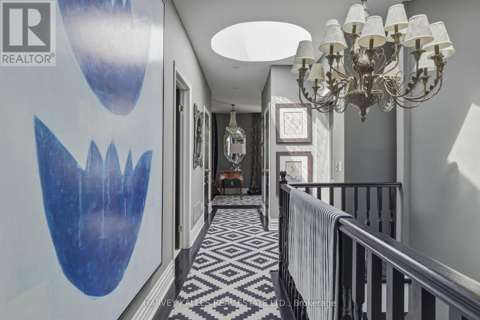 21 - 260 RUSSELL HILL ROAD