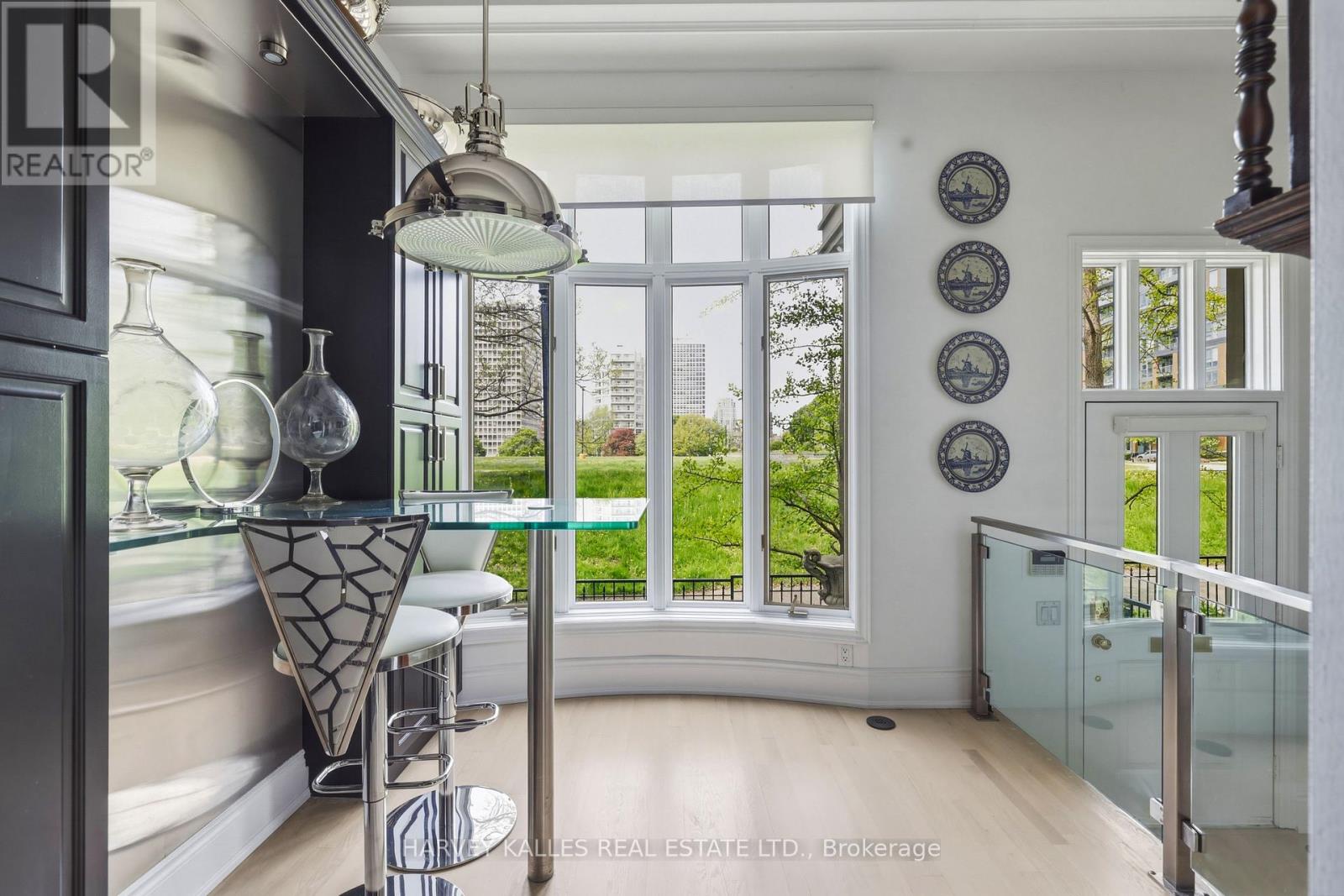 21 - 260 RUSSELL HILL ROAD
