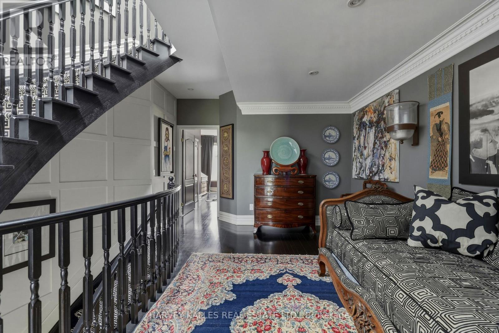 21 - 260 RUSSELL HILL ROAD